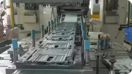 プログレッシブダイスタンピング