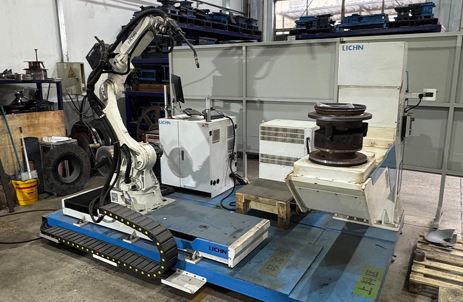 溶接ロボット